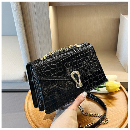 Rose Red Crocodile Pattern Women's Chain Bag